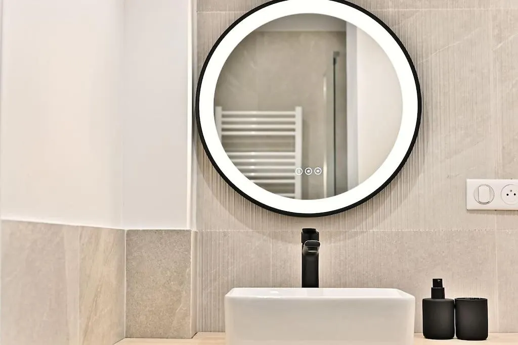 Appartement Au Centre De Paris - Musee Grevin Apartamento